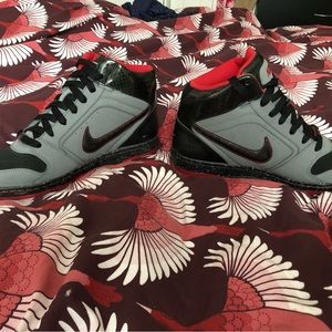 Nike prestige brand new never worn.. black , red.. high top version.